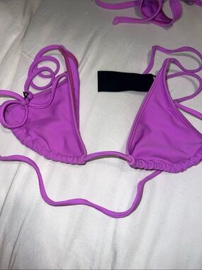 Minimale Animale Purple Triangle String Bikini Top